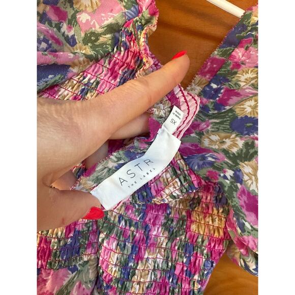 ASTR The Label Florentina Maxi Dress Floral Puff Sleeve Tiered Smocked Size XS - Picture 4 of 5
